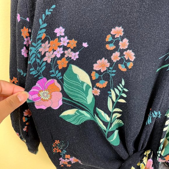 Lovestitch Floral Crop Button down Top S - Picture 8 of 10